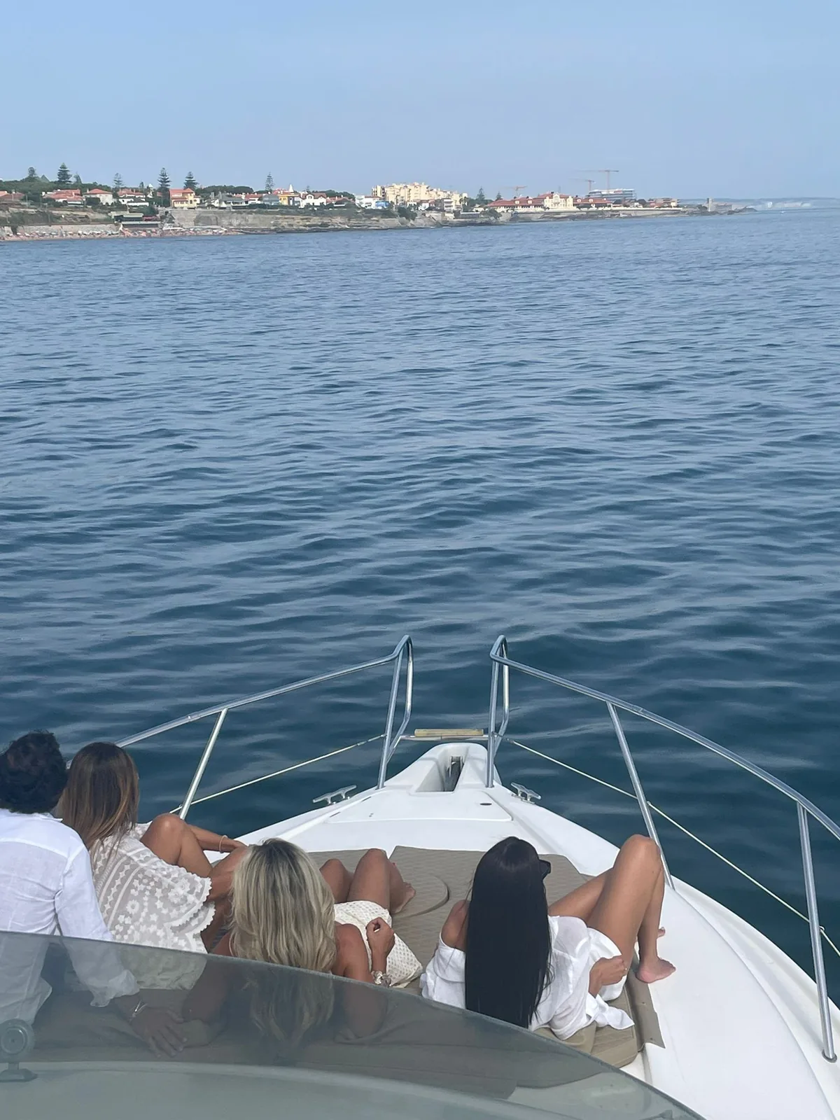 Passeio familiar de barco em Cascais